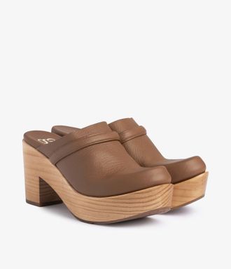 Pedro Garcia Brown letaher clog and wood heel. | Della | Spring Summer 26 |PEDRO GARCIA