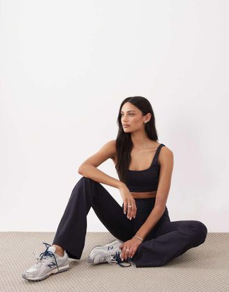 Tala DayFlex - Pantaloni a zampa da yoga a vita alta avvolgenti blu navy scuro