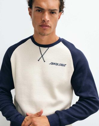 Santa Cruz T-shirt a maniche lunghe raglan in piqu&eacute; a righe classiche color crema e blu navy-Bianco