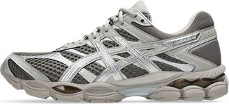 Asics Gel-Cumulus 16 in marrone polvere e argento
