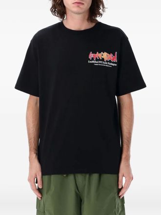 Manastash T-shirt con stampa grafica - Nero