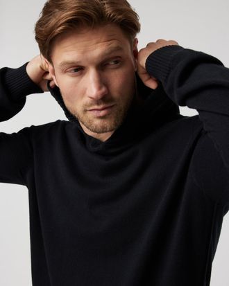 Vuori Clothing Fluent Sweater Hoodie | Black | Medium