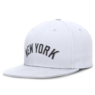 Nike New York Yankees True Nike Mens Dri-FIT MLB Fitted Hat in White | NB1810ANK-5BG