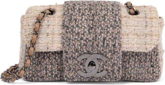 Chanel 2004 small Tweed Classic Flap shoulder bag - unisex - Wool - One Size - Neutrals
