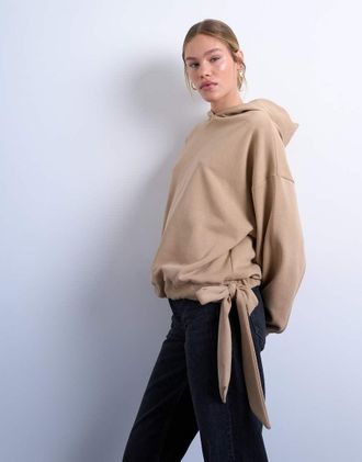 Topshop Felpa color cuoio con cappuccio, cuciture a vista e allacciatura sullorlo-Marrone
