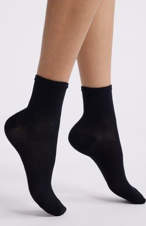 Hue Sleek Crew Socks in Black at Nordstrom