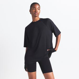 Nike Womens SKIMS Airy Oversized T-Shirt in Black | IR5047-054