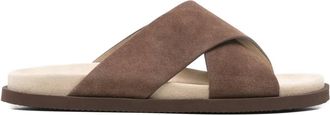 Brunello Cucinelli Su&egrave;de slippers met gekruiste bandjes - Bruin