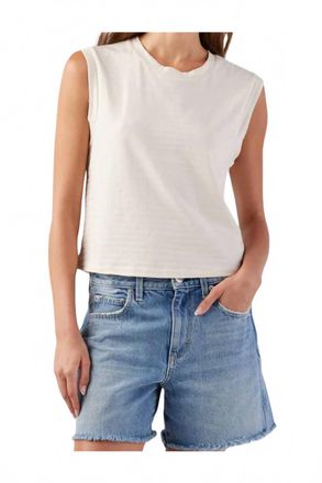 Amo Sleeveless Babe Tee In Natural