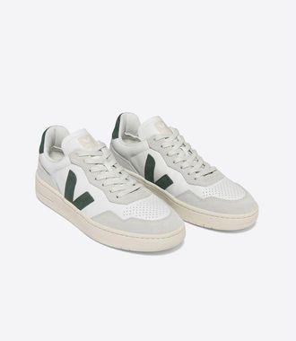 Veja Sneakers V-90