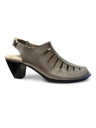 Munro Womens Abby Heels In Metallic Silver