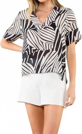 THML Clothing Flutter Sleeve Top In Blk/ivory