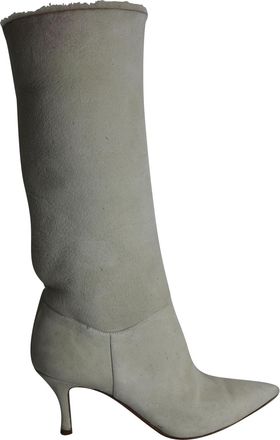 Amina Rubinacci Amina Muaddi Ida-laarzen in cr&egrave;me su&egrave;de