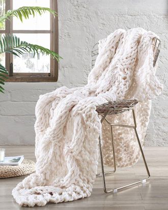 Modern Threads Reina Chunky Knit Throw