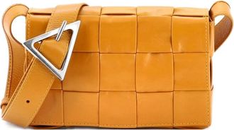 Bottega Veneta Borsa a tracolla Cassette piccola in pelle con motivo Maxi Intrecciato - Marrone