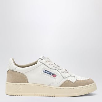 Autry Sneaker Medalist Low in pelle bianca e suede beige