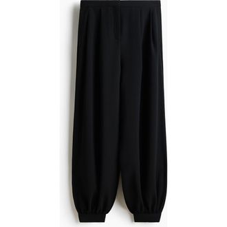 H&M Pleated Balloon Trousers in Black at Nordstrom, Size 10