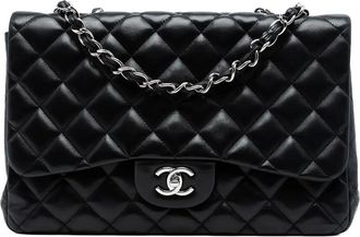Chanel Borsa a spalla Classic Jumbo in pelle di agnello con battente singolo 2009-2010 - Nero