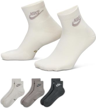 Nike Unisex Everyday Elevated Ankle Socks (3 Pairs) in Multicolor | IH8523-907