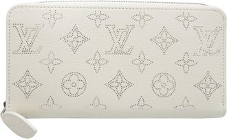 Louis Vuitton White Mahina Leather Long Wallet (Bi-Fold) (Pre-Owned)