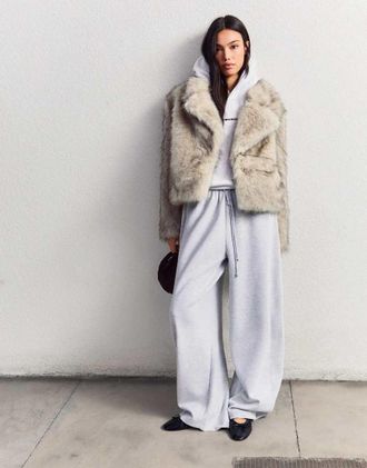 Bershka Giacca &eacute;cru con pelliccia sintetica-Bianco
