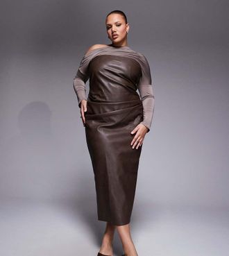 Asos Curve ASOS DESIGN Curve - Vestito midi a fascia color cioccolato con spalla scesa in similpelle PU-Marrone