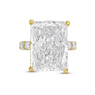 Diana M. Jewels 18kt yellow gold 10ct lab grown Radiant Diamond Ring with Pav&eacute; Round Band