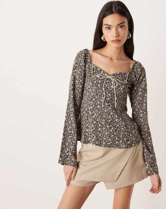 Nobody's Child Winslet - Top a fiori con scollo a cuore smerlato e fiocco-Nero