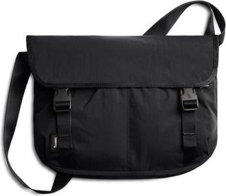 Bellroy Cinch Messenger Bag in Black at Nordstrom