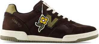 New Balance Unisex NB Numeric Tom Knox 600 en Marr&oacute;n/Verde, Gamuza/Malla, Talla 38.5