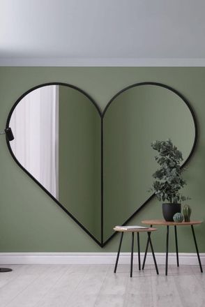 MirrorOutlet Black Metal Framed Heart Shaped Wall Mirror 71 X 71 (180CM X 180CM) | Size: 1 Pack