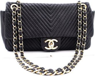 Chanel Classic Single Flap Chevron Lambskin Black Leather Handbag (Pre-Owned)