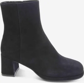 Vaneli Womens Vanity Bootie In Black Suede