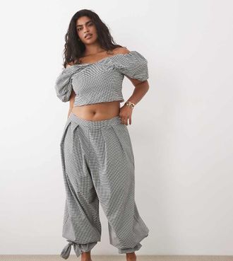 Asos Curve - Pantaloni a palloncino a quadretti con polsini allacciati in coordinato-Multi