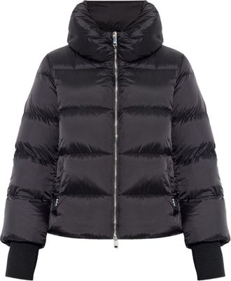 Add Añadir abrigos negros