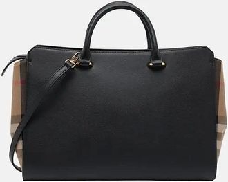 Burberry Womens Burberry Banwell Leather Hand Bag - Black