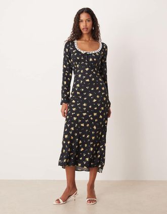 Nobody's Child Naples - Vestito lungo a maniche lunghe con finiture in pizzo nero a fiori