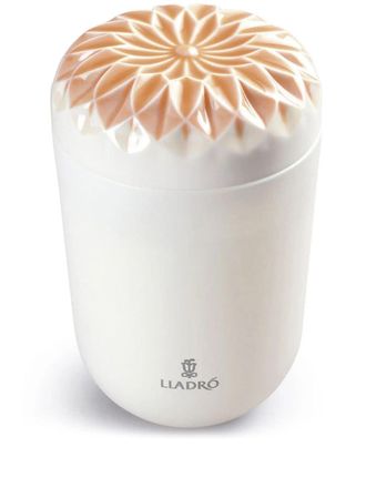 Lladro Echoes of Nature scented candle (635g) - White