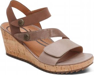 Aetrex Womens Madelyn Wedge Sandal In Taupe Multi
