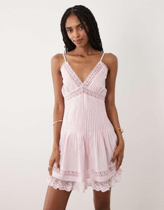 Miss Selfridge Vestito corto rosa con spalline sottili e dettagli in pizzo-Giallo