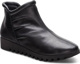 Aetrex Womens Zoey Slip-On Boots In Black Leather