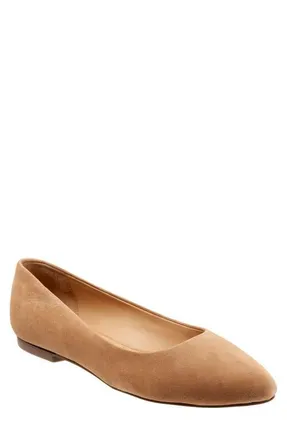 Trotters Estee Ballet Flat in Camel Suede at Nordstrom, Size 10.5