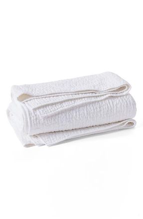 Coyuchi Pebbled Handstitched Organic Cotton Quilt in Alpine White at Nordstrom, Size Twin
