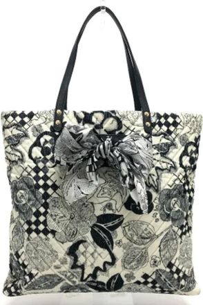 Chanel Pre-owned Tote Bags, female, Black, Size: ONE SIZE Pre-owned Canvas chanel-bags