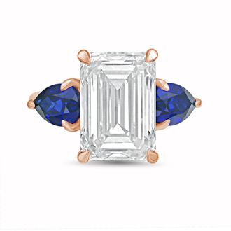 Diana M. Jewels 18kt rose gold lab grown 15ct emerald diamond ring with sapphire pears on the sides