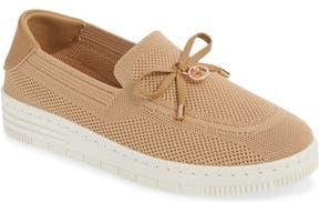 Gloria Vanderbilt Annette Bow Charm Knit Slip-On Sneaker in Tan/Natural at Nordstrom Rack, Size 8.5