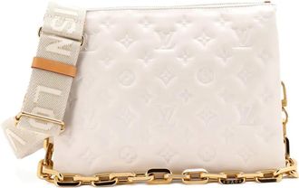 Louis Vuitton Borsa a tracolla Coussin Bag PM in pelle di agnello goffrata con monogramma - Bianco