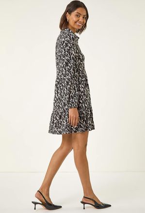 Roman Abstract Print Buttoned Stretch Dress