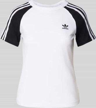 adidas Originals T-Shirt mit Label-Stitching in Weiss, Gr&ouml;&szlig;e XS