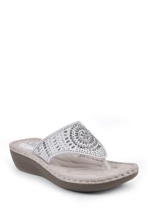White Mountain Cienna Thong Comfort Sandal in White/fabric at Nordstrom Rack, Size 7.5